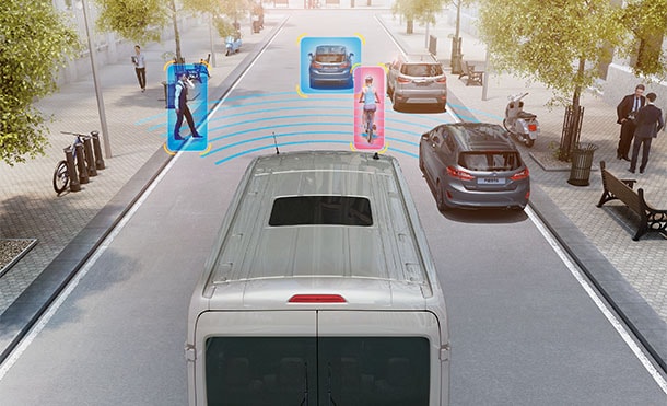 Asistencia de Frenado Pre-Colisión con Freno de Emergencia Automático en Ford Transit Pasajeros 2024