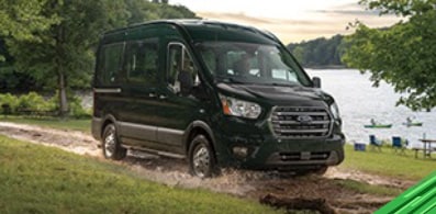 Ford Transit Pasajeros, con capacidad hasta 18 pasajeros y gran espacio para equipaje