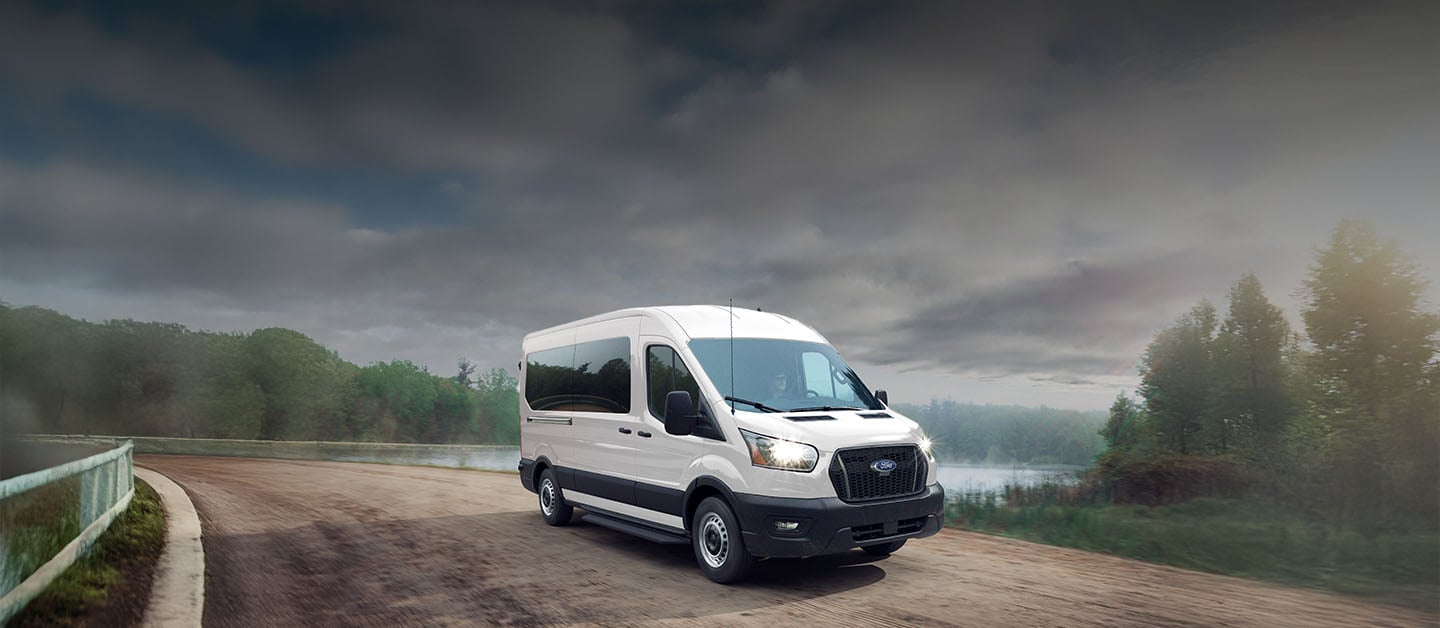 Ford Transit Pasajeros 2026, Vehículo de Transporte de Personal y Turismo hasta para 18 ocupantes