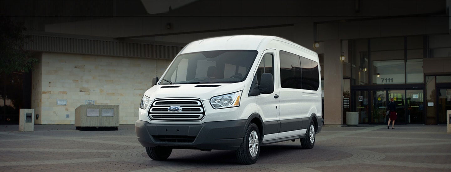 Información de Vehículo Comercial Ford Transit Pasajeros 2019