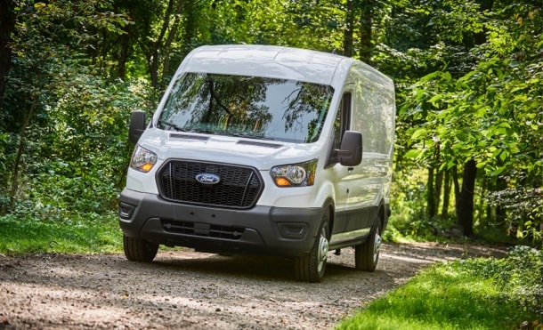 Con el Vehículo de Trabajo Ford Transit Van 2023 circula de manera Segura aun en pendientes