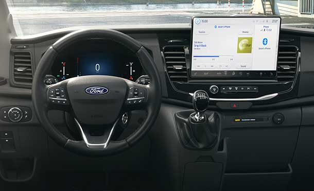 Pantalla de 12 Pulgadas equipada en Ford Transit Van compatible con Iphone y Android