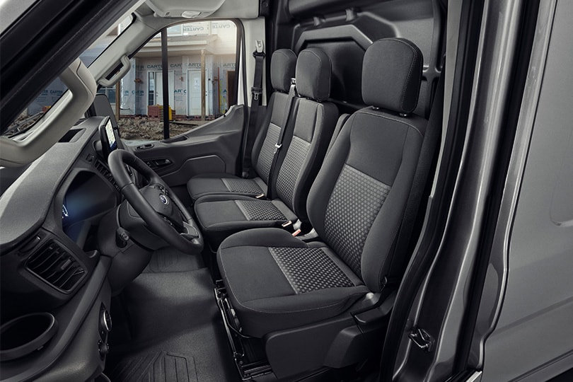 Pantalla de 12 Pulgadas equipada en Ford Transit Van 2027 compatible con iPhone y Android