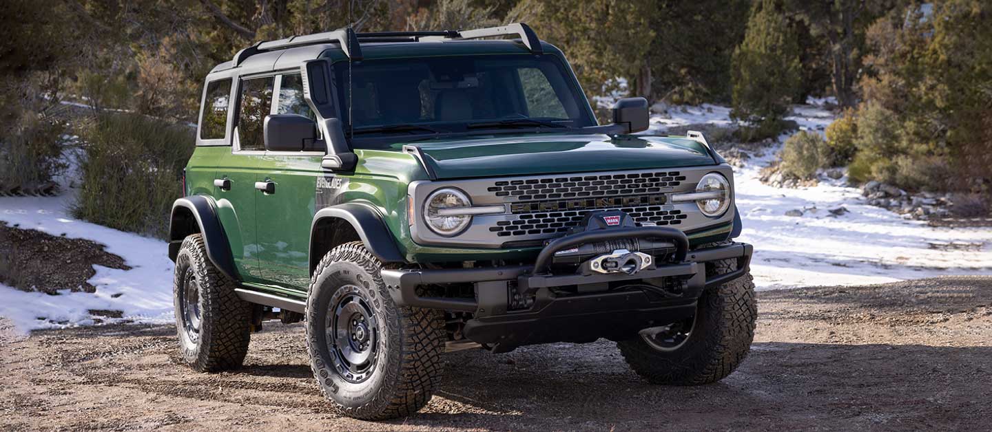 Edición Cabrestante y Snorkel Equipados en Camioneta Todoterreno Ford Bronco 2022 Versión Everglades