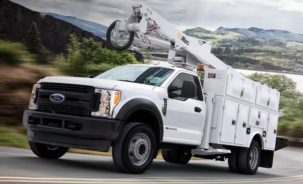 Descubre cómo Ford Super Duty convertida es ideal para el trabajo rudo