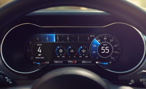 Cluster Digital en Pantalla LCD de Ford Mustang, el Muscle Car más Poderoso del Mundo