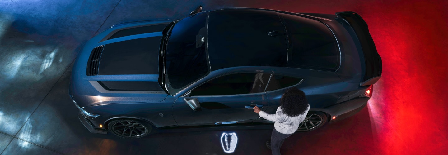 Fuerza y Deportividad en el Diseño del Auto Deportivo Ford Mustang Dark Horse 2024