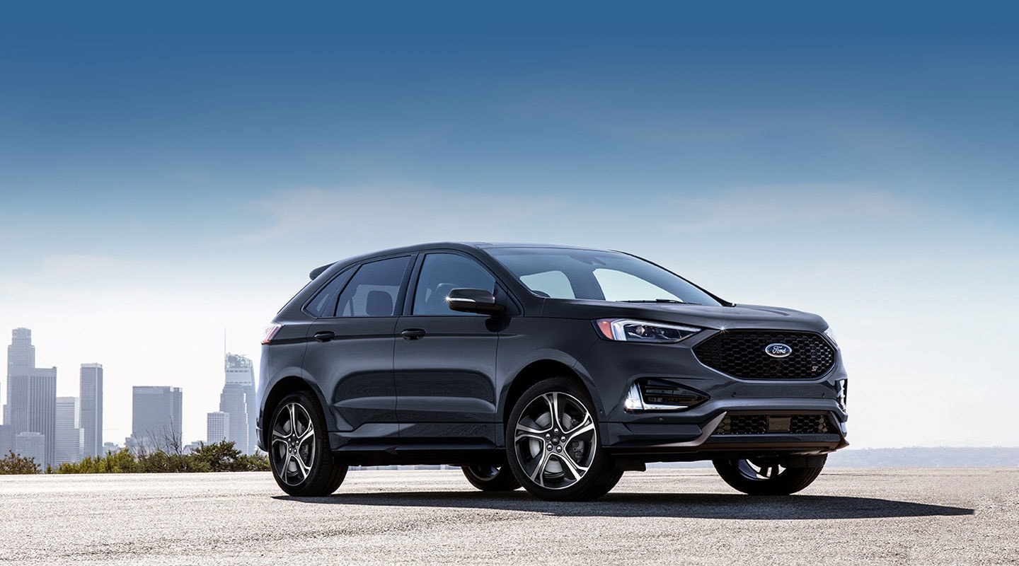 La camioneta deportiva Ford Edge ST 2020 está disponible en un espectacular color negro obsidiana