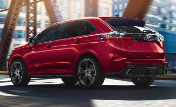 Potencia y Deportividad en Camioneta Ford Edge ST 2023, SUV creada con ADN Performance