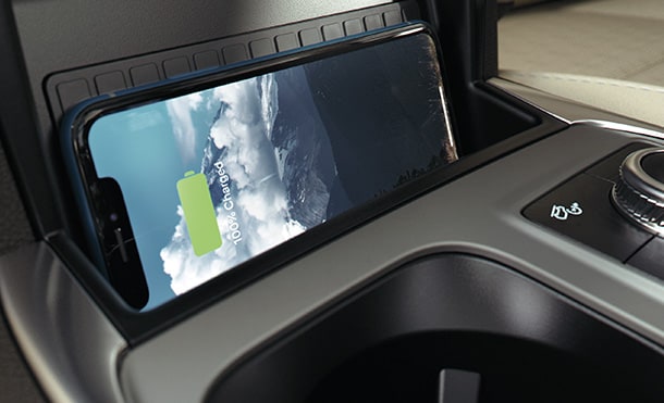 Cargador Inalámbrico de Ford Explorer ST 2021 para teléfonos móviles