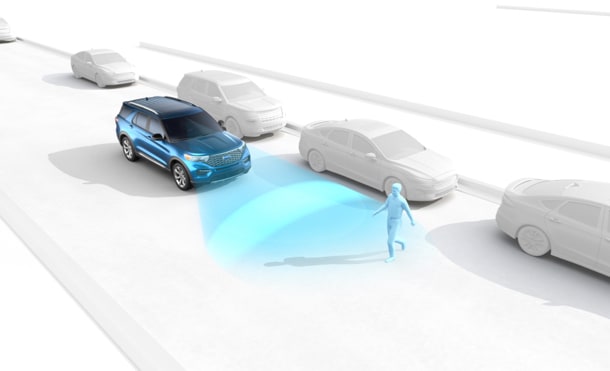 Asistencias de Manejo: Freno de Emergencia en Camioneta Deportiva SUV Ford Explorer ST 2023