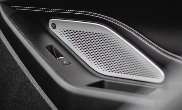 Experiencia Envolvente con Sistema de Audio Bang And Olufsen de SUV Deportiva Ford Explorer ST 2023