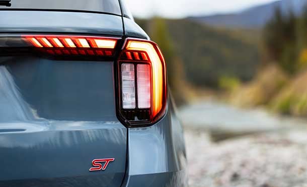 Rediseño Exterior y Calaveras de la Camioneta Deportiva Ford Explorer ST 2025