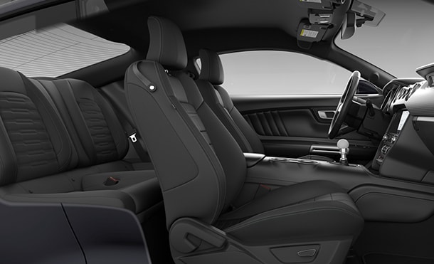 Distintivos Naranjas en el Diseño Interior del Auto Deportivo Ford Mustang Mach 1 Fighter Jet 2022