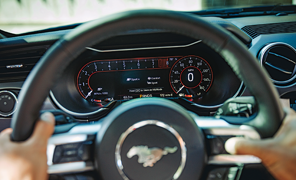 Configura los Track Apps de Ford Mustang Mach-1 2023 y visualiza los niveles de tu Auto Deportivo
