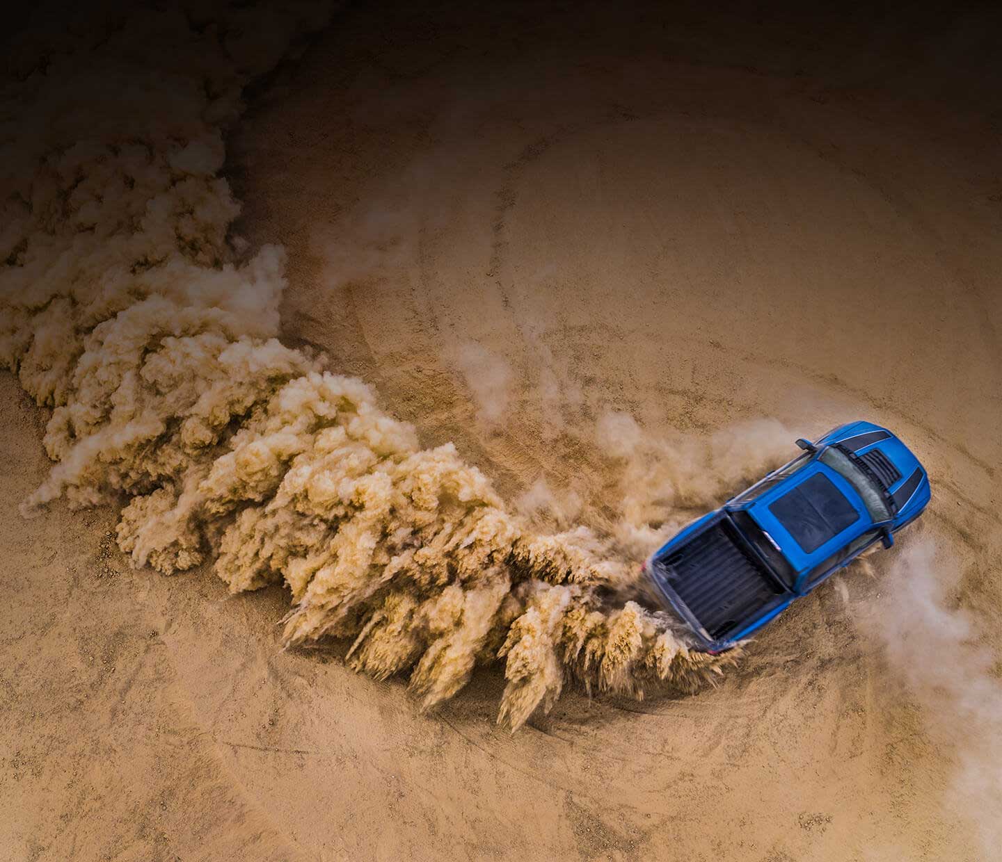 La camioneta pick up Ford Raptor 2020 tiene asistencia de precolisión con freno de emergencia