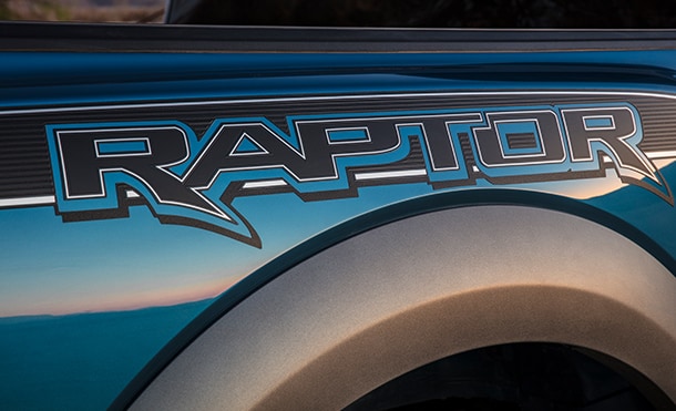 La camioneta pick up Ford Raptor 2020 ostenta un imponente y espectacular diseño exterior
