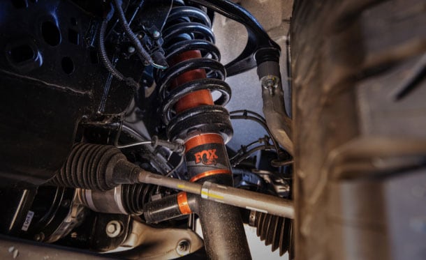 Amortiguadores Fox Rancing Shox en Camioneta Pickup Ford Lobo Raptor 2022