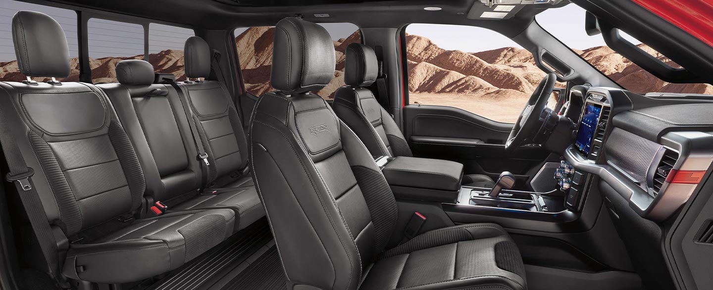 Asientos, vestiduras y Equipamiento interior incluido en Camioneta Pickup Ford Raptor 2023