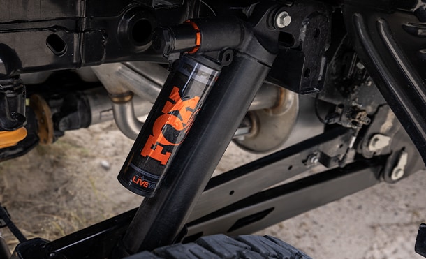 Amortiguadores Fox Racing Shox y equipamiento para alto rendimiento Off-Road en Ford Raptor R 2023