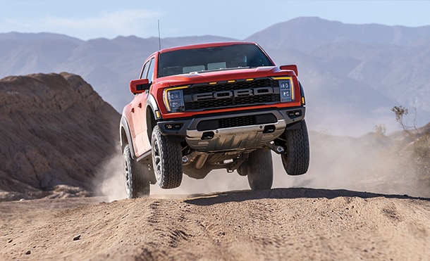 Suspensión trasera Panhard de 5 brazos de Ford Lobo Raptor 2023 para Conducción Todoterreno