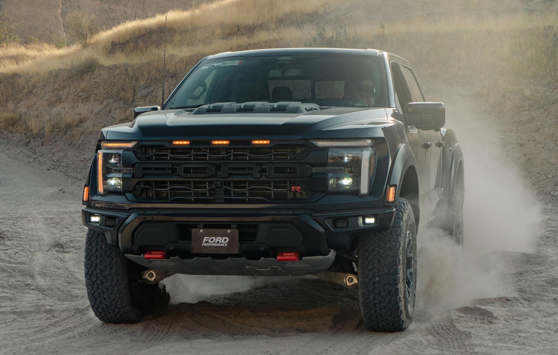 Ford Lobo Raptor R 2026, Camioneta Pickup 4x4 de Gran Potencia con Motor V8