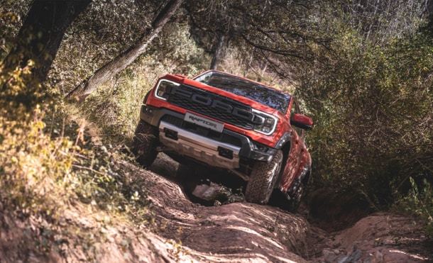 Tecnología Control de Control Crucero Adaptativo de Camioneta Pickup Ford Ranger Raptor 2023