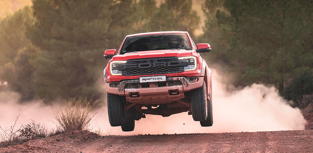 Capacidades de Arrastre, Torque y Motor de la Camioneta Pickup 4x4 Ford Ranger Raptor 2025