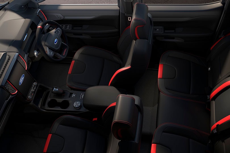 Interior con Asientos, Detalles Exclusivos y Logo Raptor en la Pickup 4x4 Ford Ranger Raptor 2027