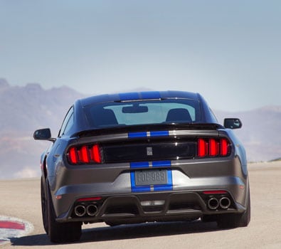 Estacionar tu Ford Mustang Shelby GT350 2018 es más fácil gracias a su cámara de reversa