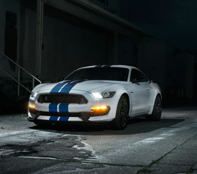 Atraviesa la oscuridad con los faros de alta intensidad de Ford Mustang Shelby GT350 2018