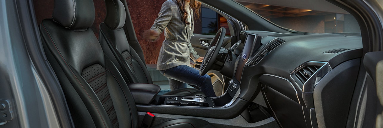 Soporte Técnico Ford. Puedo realizar una Actualización de SYNC mientras conduzco mi Vehículo