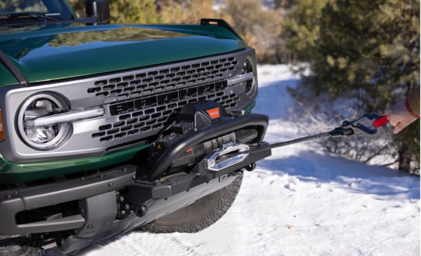 Especificaciones y Equipamiento de la Camioneta Todoterreno Ford Bronco 2022 Versión Everglades