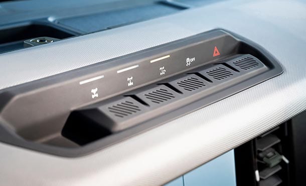 Control de diferencial situado en la consola de Ford Bronco Everglades para un acceso rápido