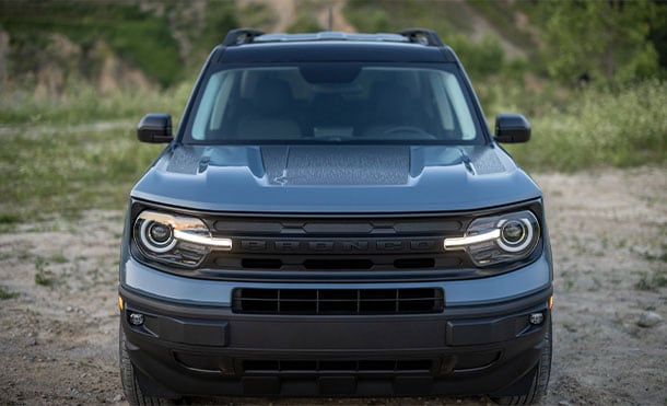 Frente con Diseño Exclusivo en Color Negro Bitono para versión Black Appearance de Ford Bronco