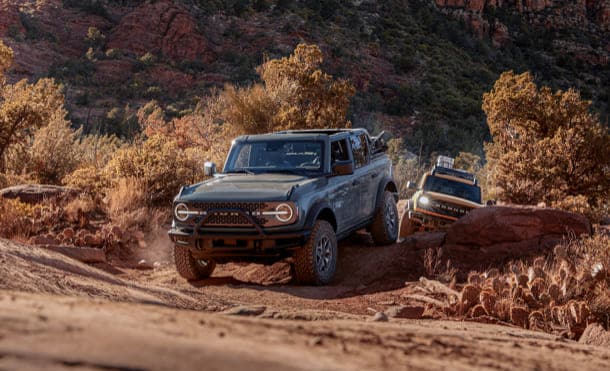 Equipamiento de Camioneta Ford Bronco 2022, Tracción 4x4 y Conducción Todoterreno