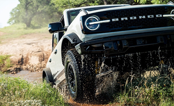 Equipa tu Camioneta SUV Todoterreno Ford Bronco 2023 con el Paquete Sasquatch para Off-Road