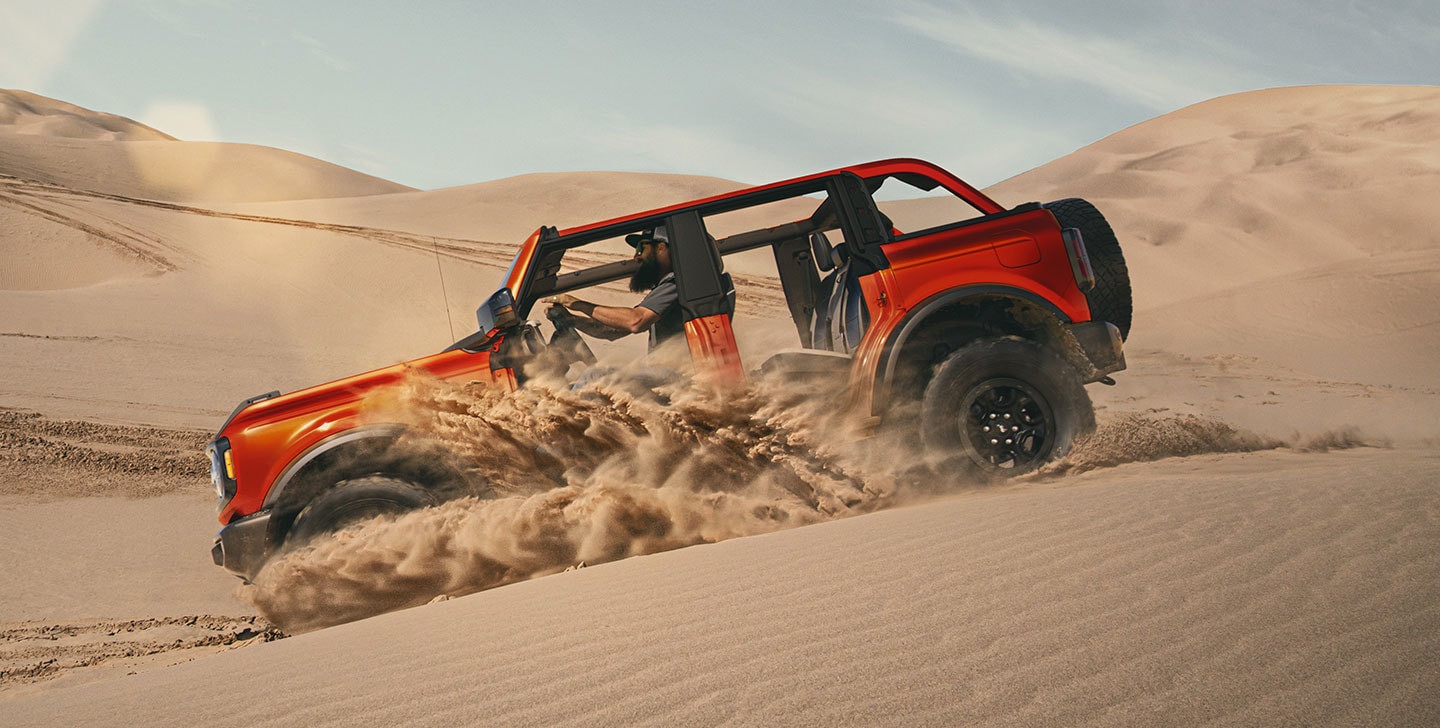 Camioneta SUV Todoterreno con Techo Desprendible Ford Bronco 2024