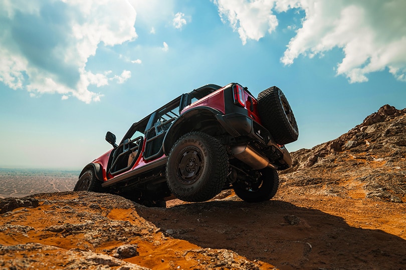 Ford Bronco 2026, Camioneta SUV 4x4 con Suspensión HOSS 3.0 y Amortiguadores FOX Live Valve