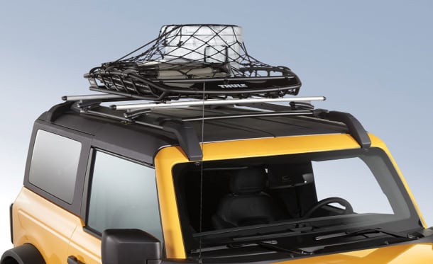 Canastilla de Carga con Red Thule en Ford Bronco para Ciclismo de Montaña