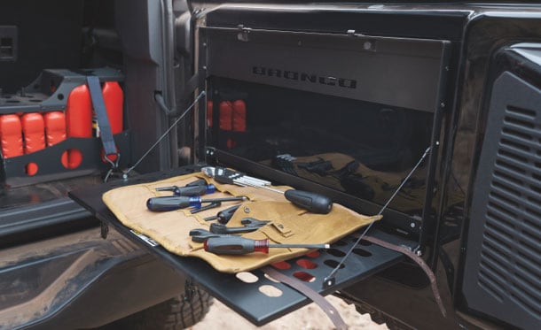 Mesa para Puerta Abatible en Kit de Accesorios Originales para Camioneta SUV Ford Bronco