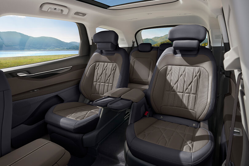 Espacio y Comodidad en las tres filas de Ford Edge Híbrida 2026, SUV familiar