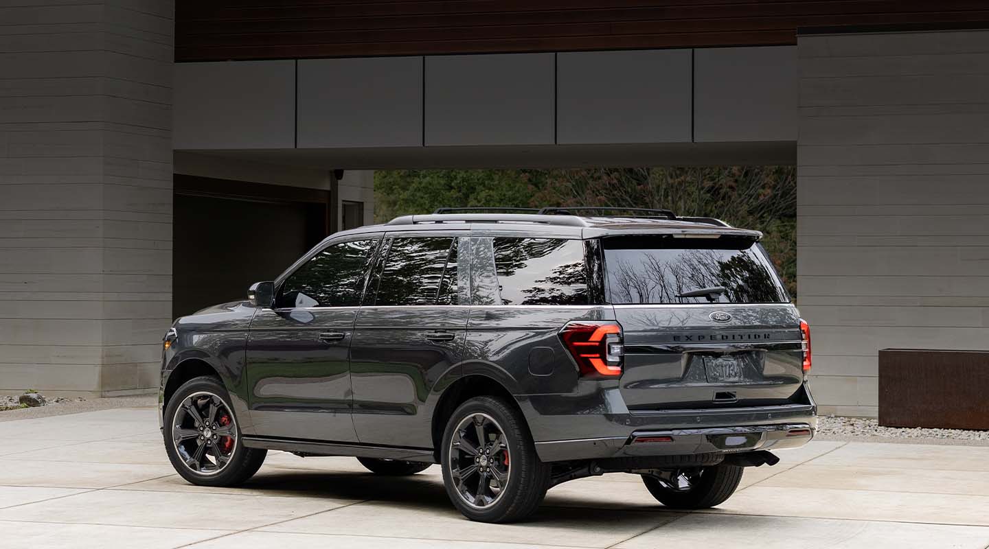 Ford Expedition Stealth Performance 2024 Camioneta Familiar Deportiva de Gran Comodidad