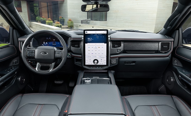 Pantalla de 15.5 pulgadas incluida en la SUV Edición Especial Ford Expedition Stealth Performance