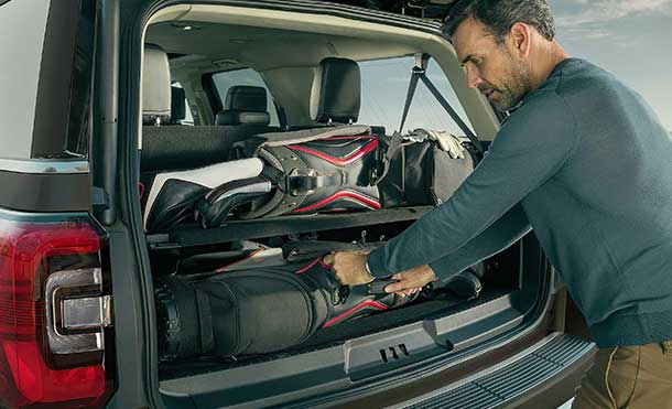 Elegante Diseño Interior de la Camioneta SUV Familiar Ford Expedition 2023