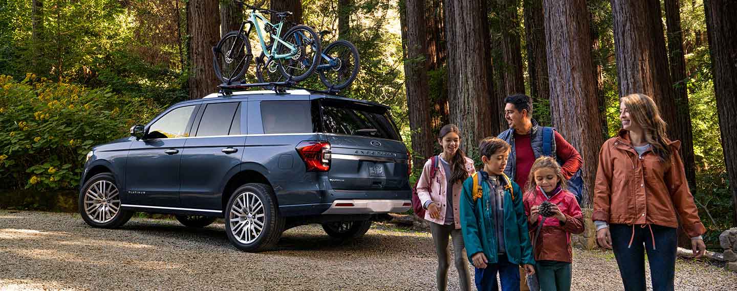 Elegante Diseño Interior de la Camioneta SUV Familiar Ford Expedition 2024
