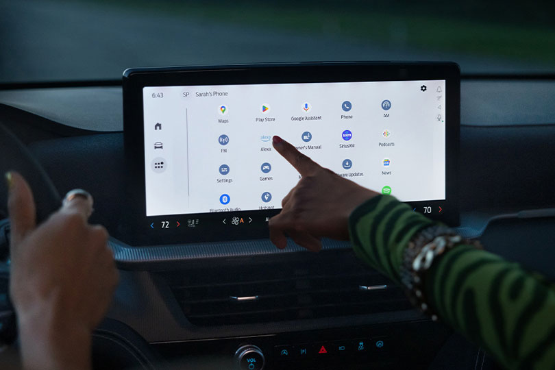 Pantalla de 13 Pulgadas y clúster Digital en Camioneta SUV Ford Explorer 2026