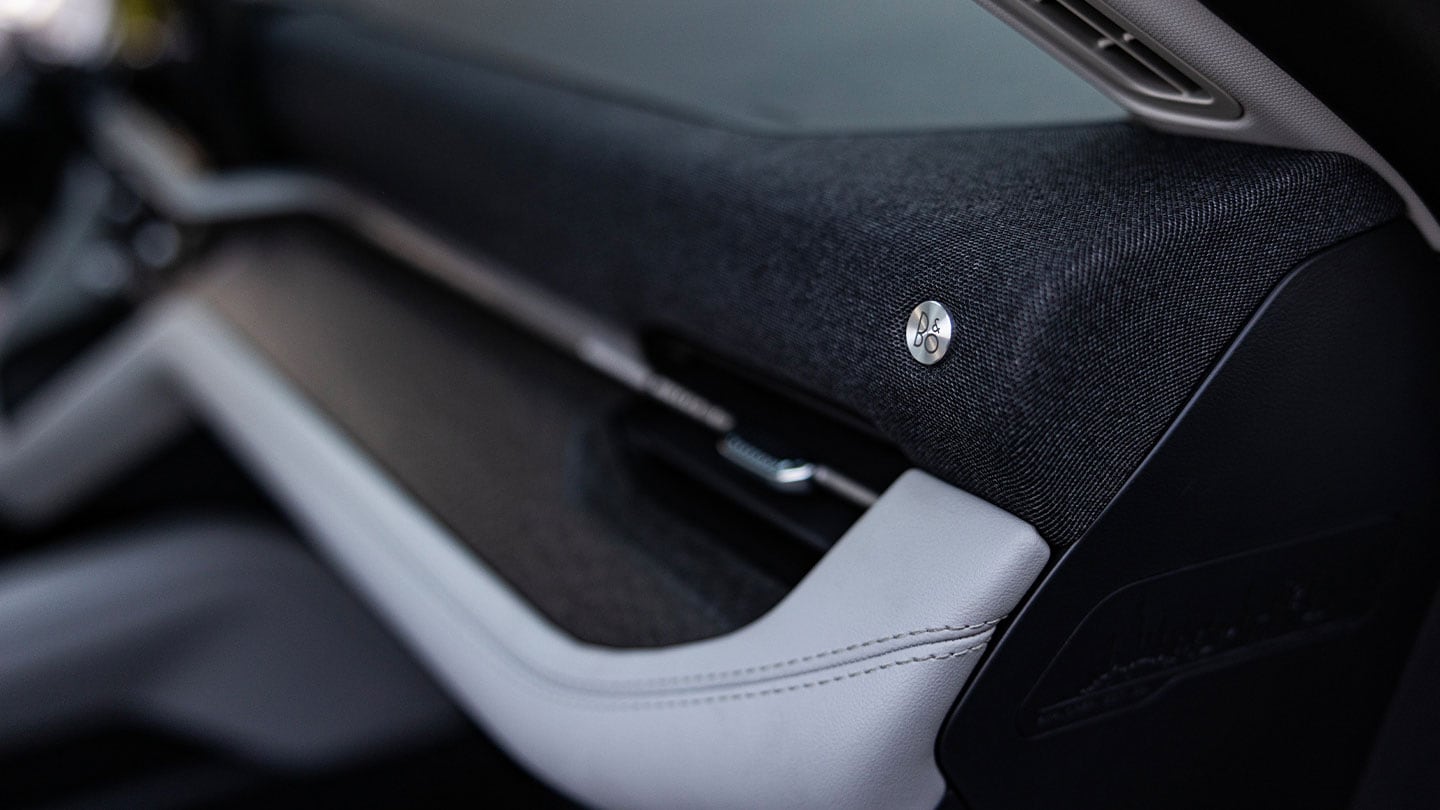 Audio Premium B&O® con 14 bocinas.