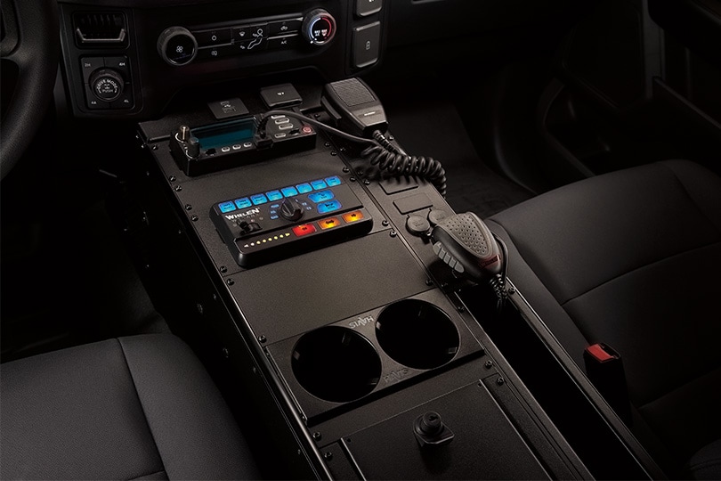 Interfaz modular para instalar equipo policial o Emergencia en Ford Police Interceptor HEV 2026
