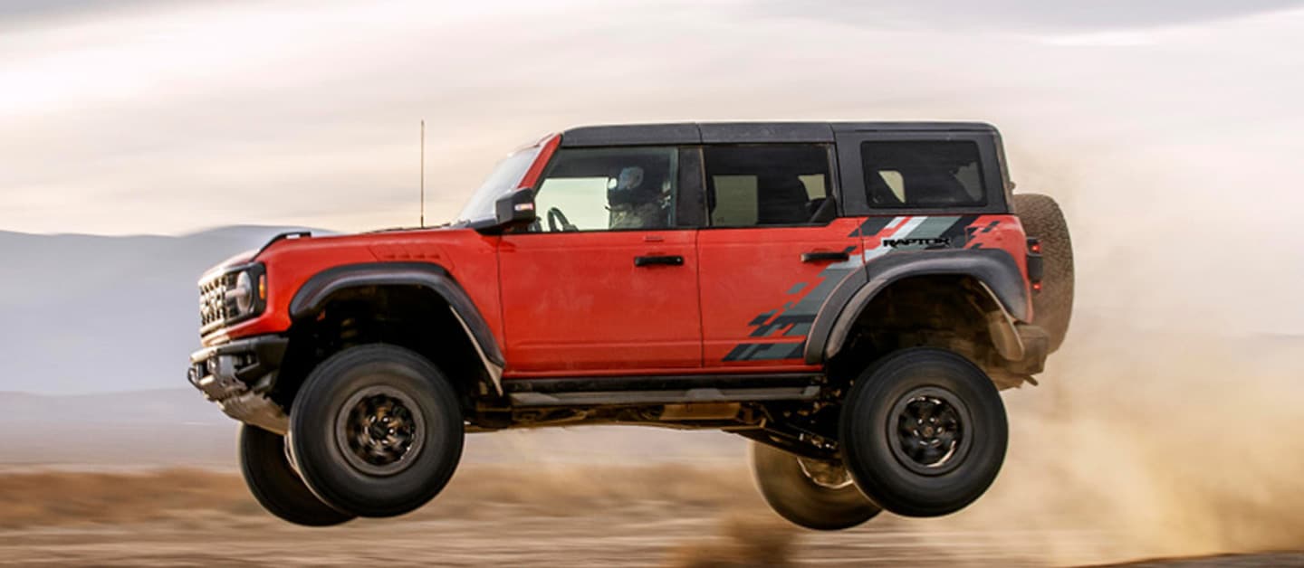 Conoce el Vehículo Todoterreno Ford Bronco Raptor 2022, la Potente Camioneta SUV